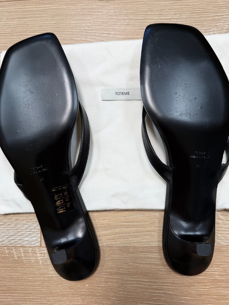 Toteme Leather Heeled Flip Flops Black — image 6 of 8